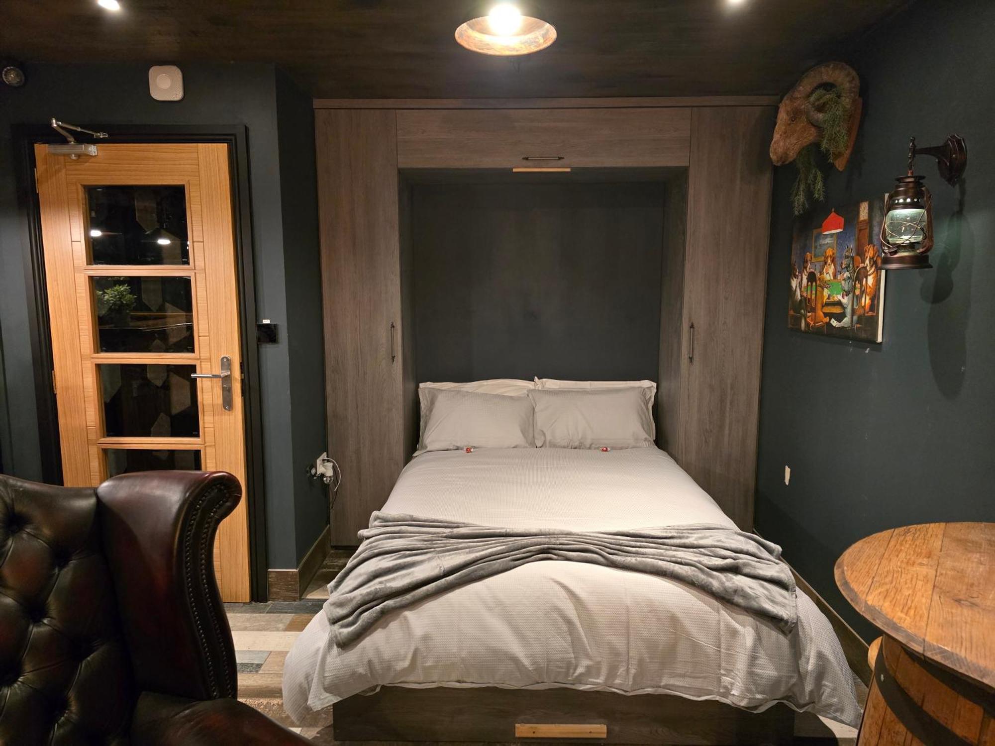 The Pub - Unique & Authentic Experience - Free Parking!, 5 Minutes From Airbus And The Mall Cribbs Bristol Zewnętrze zdjęcie