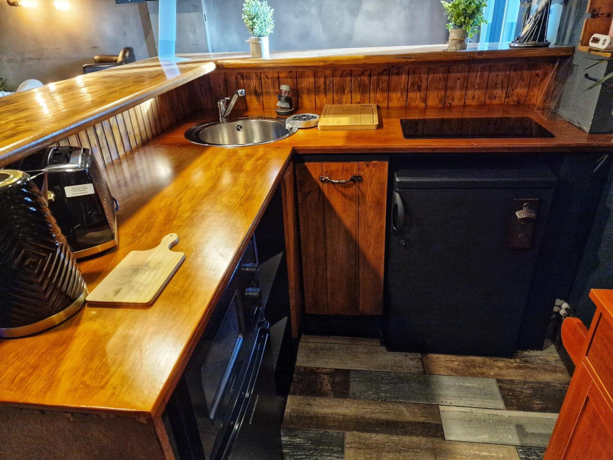 The Pub - Unique & Authentic Experience - Free Parking!, 5 Minutes From Airbus And The Mall Cribbs Bristol Zewnętrze zdjęcie